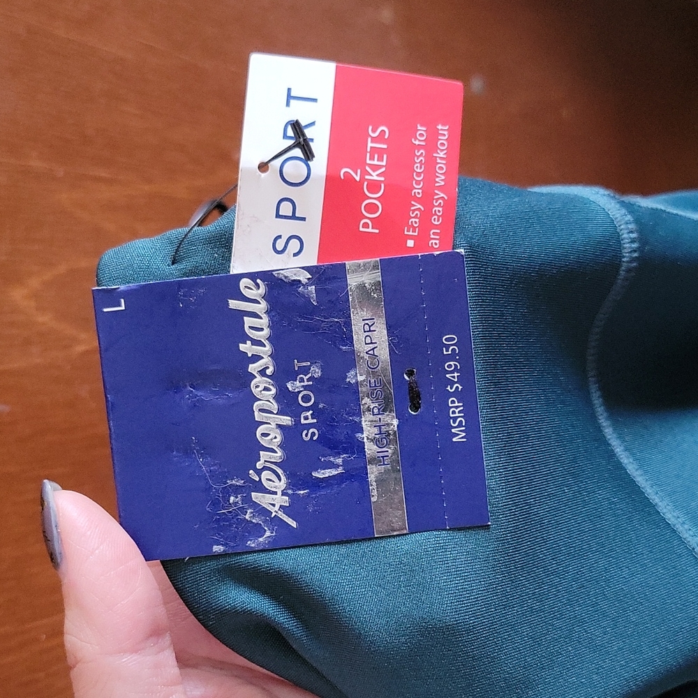 Aeropostale Sport High-rise Capri Leggings- size large Style# WV1818-300-AAA - Picture 5 of 5